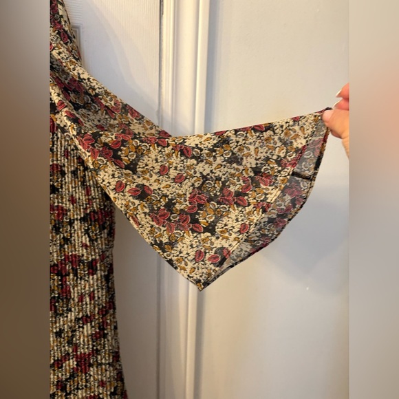 Zara basic dress size M fine pleated chiffon flare sleeve mini - Picture 3 of 12